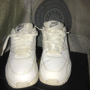 Selling old shoes to make extra 💸